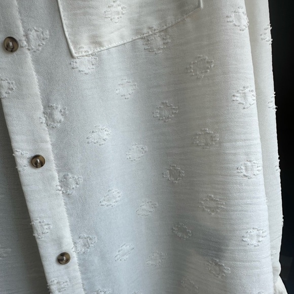 Geometric pattern button up - Picture 3 of 3